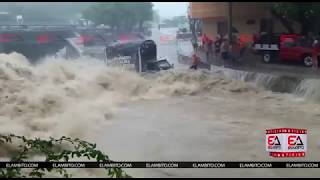 ARROYOS DE BARRANQUILLA ARRASTRAN VEHÍCULOS [upl. by Kilgore]