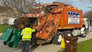 Marengo Disposal MDC Autocar WXLL Leach Rear Loader Garbage Truck [upl. by Downing]