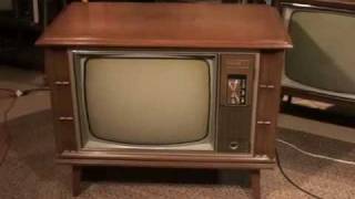 Watch a 1970 Zenith COLOR TV and news broadcast from Chicago [upl. by Smitt]