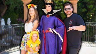 It’s A Spooky Halloween Day In Disneyland  Disneyland Vlog [upl. by Ainola]