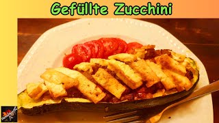 Gefüllte Zucchini Schiffchen mit Hackfleisch Tomaten und Feta aus dem Backofen [upl. by Merkley671]