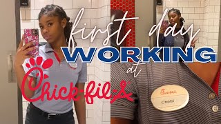 First Day Working At Chick Fil A  New Year New Job [upl. by Miru436]