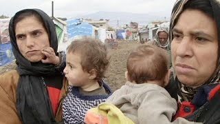 Los refugiados sirios se enfrentan a un duro invierno de hambre y frío [upl. by Lorenza]