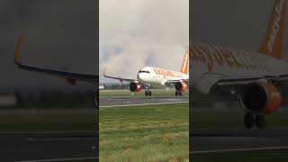 플심 이지젯 A320 영국 맨체스터 공항 착륙 msfs landing easyjet manchesterairport [upl. by Manlove]