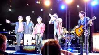 Journey  Dont Stop Believin Live  Manchester Arena UK May 2013 [upl. by Kristie]