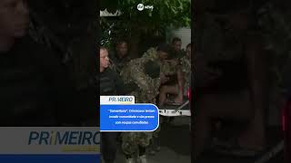 Bandidos tentam invadir comunidade e são presos com roupas camufladas [upl. by Ettennal162]