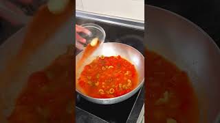 COME FARE LA PASTA COL TONNO FRESCO in 10 minuti ricetta video food [upl. by Antoine]