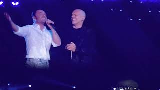 Tiziano Ferro con Max Pezzali  Ti scatterò una foto Milano 1706 2023 tizianoferro maxpezzali [upl. by Nauqit202]