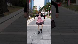 Robot or real girl dance ello pop dancer asian shorts [upl. by Anilehcim]