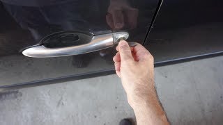 Renault Espace  OpeningClosing the drivers door using the Mechanical Key CR2025 3V [upl. by Chien]