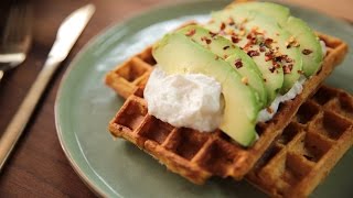 Solo Open Kitchen Zoete aardappel wafels met avocado amp ricotta [upl. by Kirtap]