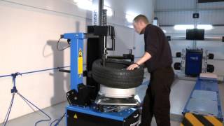 Megamount 503 Racing Tyre Changer from wwwhofmannmegaplancouk [upl. by Htiaf]