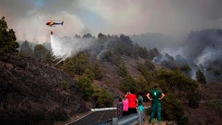 El incendio de La Palma ya está acotado aunque aún no controlado [upl. by Espy]