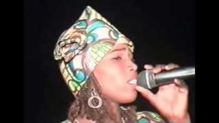 Sudanese National song Ana Sudani ana أنا سوداني أنا  أداء نادرة [upl. by Atnovart96]