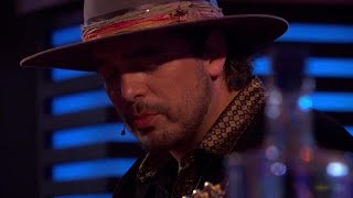 Waylon ontroert met het emotionele nummer Paperboy  RTL LATE NIGHT [upl. by Anialam]