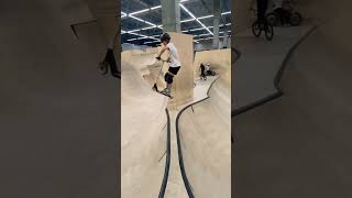 Нагадайте трюков среднего уровняактив scoot skatepark music [upl. by Nawoj273]