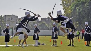 NAGAR KERTAN GATKA DE JOHAR DIKHONE NIHANG SINGHsikh 😱👈🪯🪯 [upl. by Accalia637]