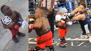 MIDGET BOXING TIPPY TOE VS DLOW [upl. by Schaaff]