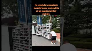 Un vendedor ambulante transforma su motocicleta en un puesto movil de trabajo [upl. by Uriisa]