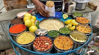 Kolkata Style Jhalmuri in Haridwar 🤩🤩 सबसे मशहूर बंगाली snack👌🏻👌🏻 Indian Street Food  Haridwar [upl. by Elodea911]