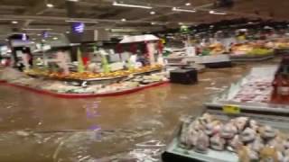 Inondations de lhypermarché de La Rocade à Furiani [upl. by Navets]