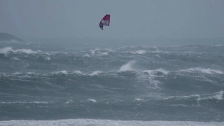 Windsurfer en pleine tempête force 10 [upl. by Raeann]