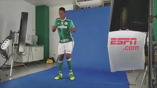 yerry mina bailando 💃el baile de yerry mina shorts yerrymina neymar messi bailando [upl. by Lisan194]