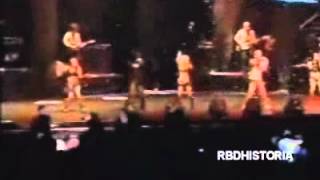 2005 RBD en Especial Tour RBD  Concierto Metropolitan cantan Salvame  Un Poco de Tu Amor [upl. by Kazue624]