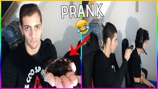 JE LUI COUPE LES CHEVEUX PENDANT QUIL JOUE  IL MINSULTE PRANK [upl. by Yrbua398]