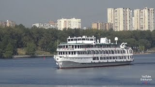 Das Flussschiff MS Lenin Flusskreuzfahrt 1777 km von St Petersburg nach Moskau Теплоход Ленин [upl. by Zandt621]